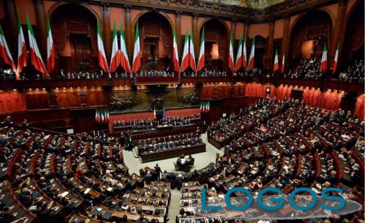 Politica - Parlamento italiano in seduca comune