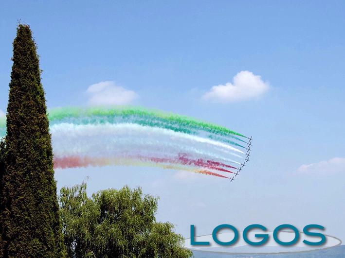 Eventi - Le Frecce Tricolori in volo sopra Arona 