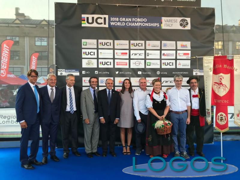 Sport - La cerimonia di apertura del Mondiale di Granfondo 