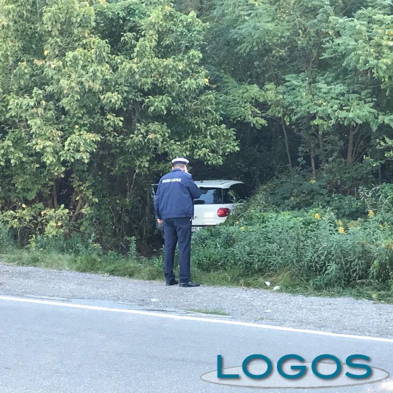 Vanzaghello - La Polizia locale sul luogo dell'incidente 