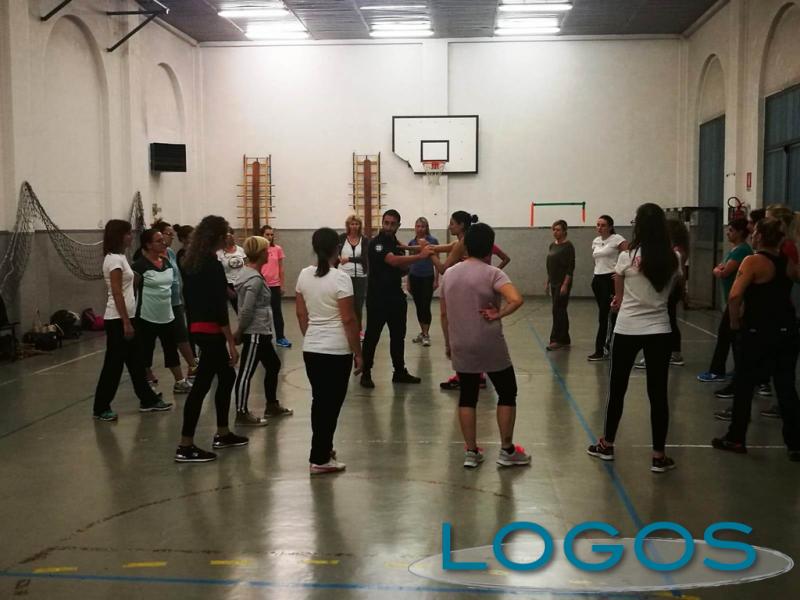 Castano Primo - Il corso di difesa personale con la Polizia locale 