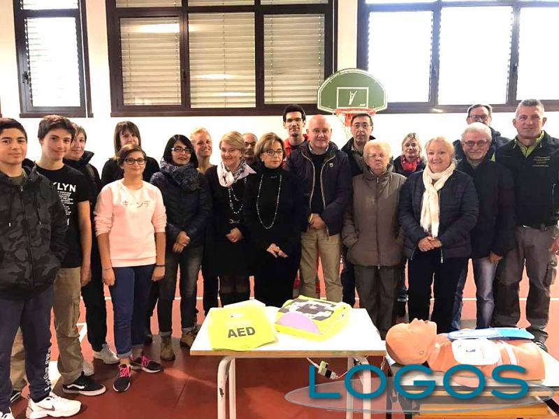 Cuggiono - Defibrillatore nella palestra delle scuole 