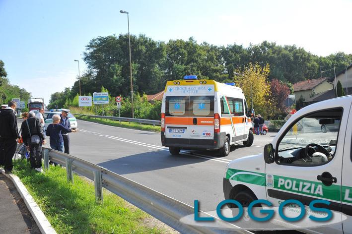 Turbigo - La Polizia locale durante un intervento per un incidente (Foto d'archivio)