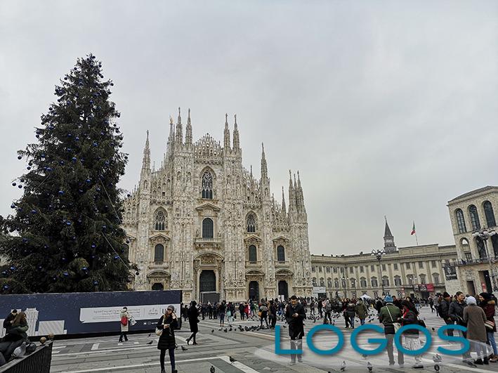 Milano - Piazza Duomo durante le festività natalizie 