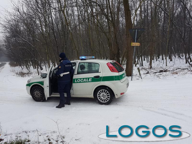 Castano Primo - La Polizia locale durante un servizio di controllo 