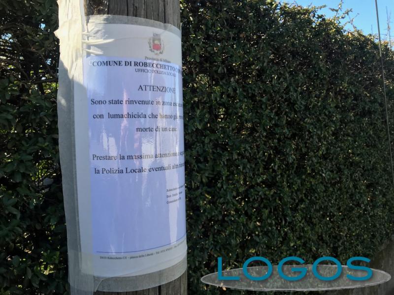 Robecchetto - I cartelli comparsi nell'area dove è avvenuto l'avvelenamento di un cane 