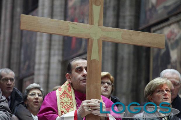 Sociale - Via Crucis con l'Arcivescovo Mario Delpini