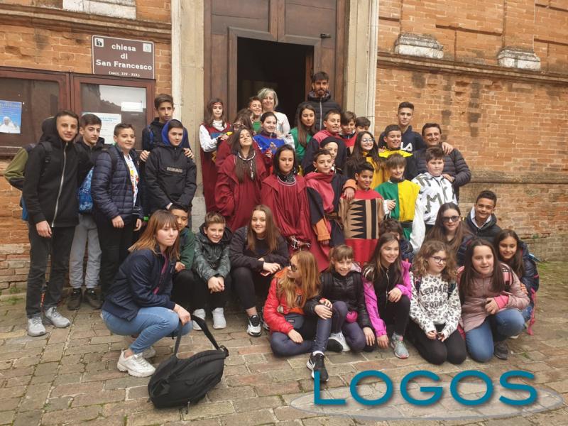 Scuola - Gli alunni di Turbigo con i compagni di Sarnano 