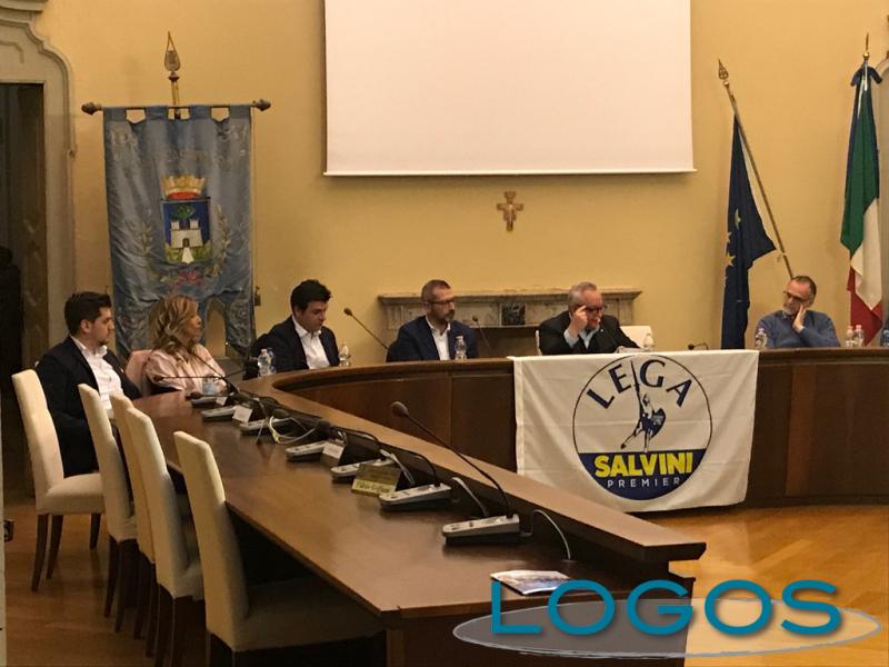 Castano Primo - In sala consiliare per parlare di autonomia Castano Primo - In sala consiliare per parlare di autonomia