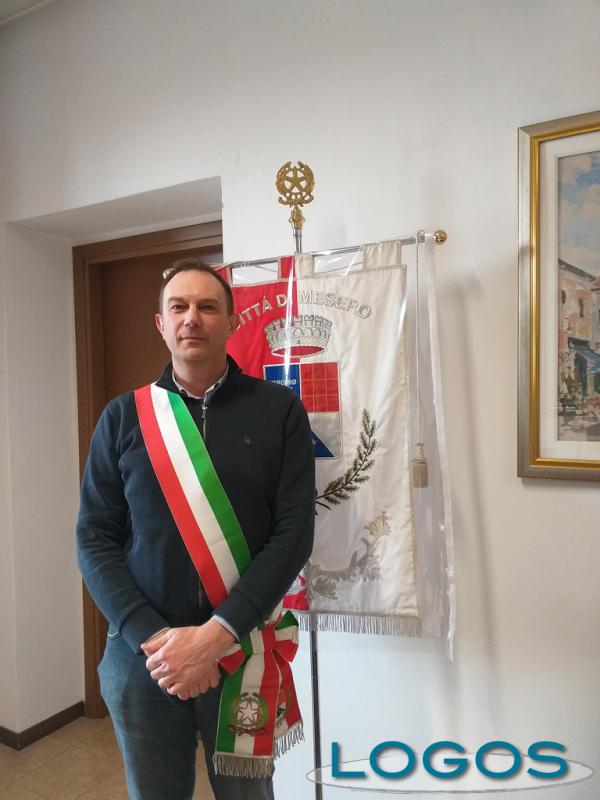 Mesero, Politica