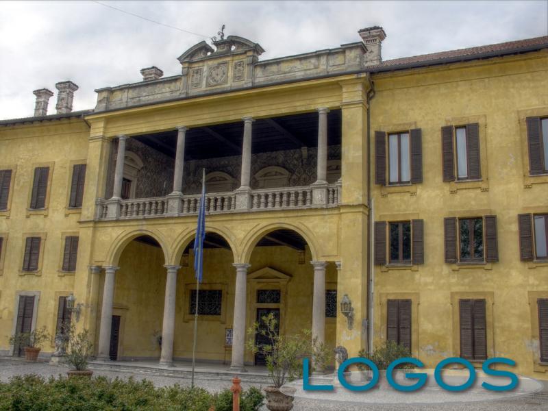 Castano Primo - Il palazzo Comunale 