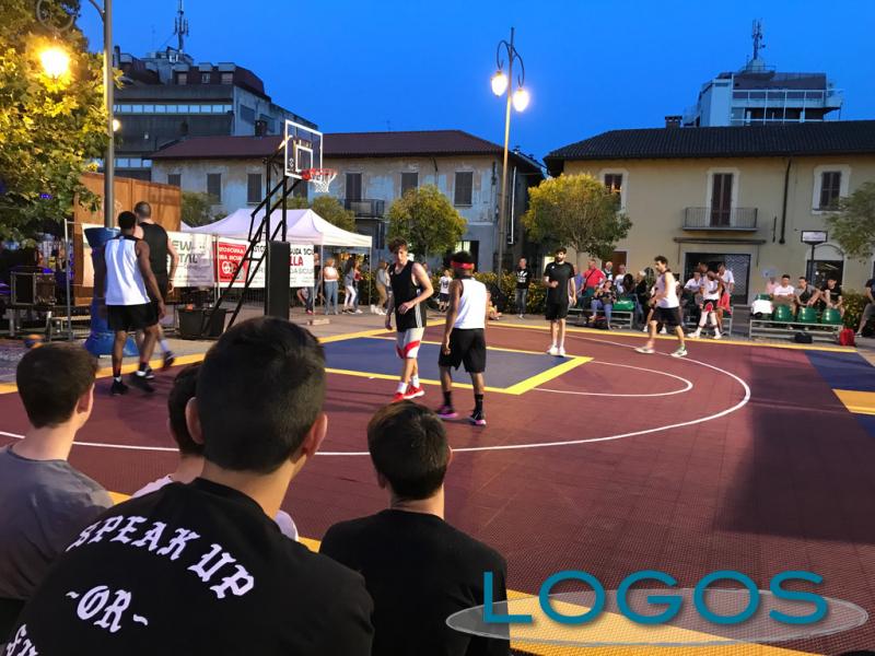 Turbigo - Il torneo di basket in piazza Madonna della Luna 