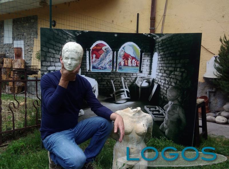 Robecchetto - Francesco Oppi con la sua protesta fatta ad arte 