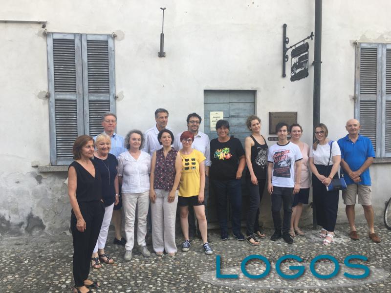 Cuggiono - Archivisti premiati dopo il corso 