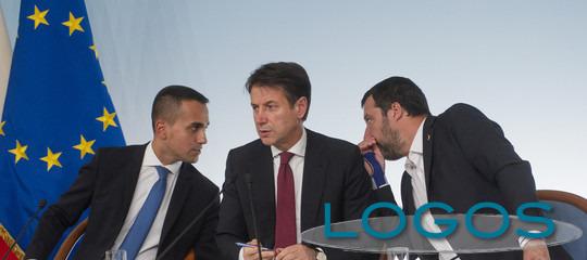 Attualità, Politica, Il bastian contrario
