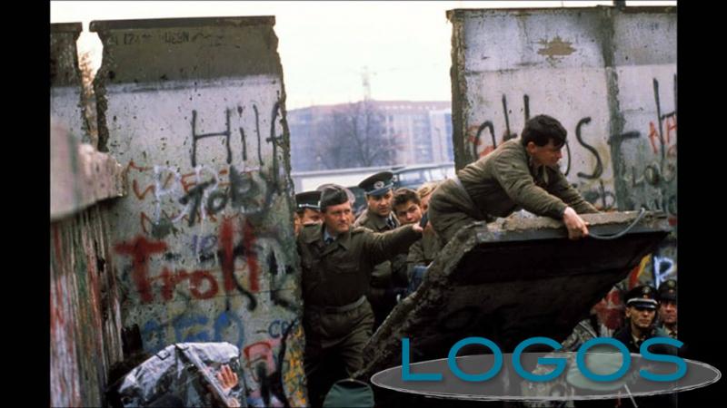 Attualità - La caduta del Muro di Berlino (Foto internet)