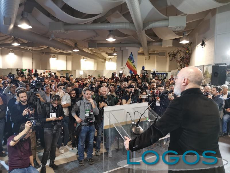 Politica, Post Scriptum