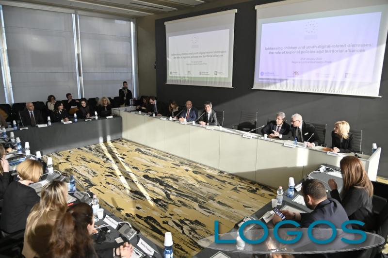 Milano - Cyberbullismo: vertice in Regione Lombardia 