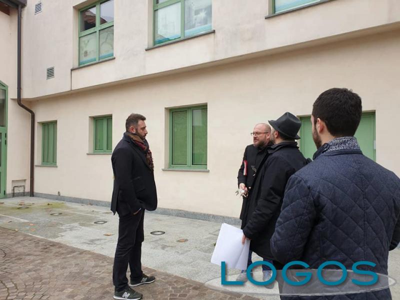 Castano Primo - Un momento del sopralluogo in via Corio Castano Primo - Un momento del sopralluogo in via Corio