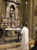 Inveruno - Don Marco prega Santa Teresa per il virus