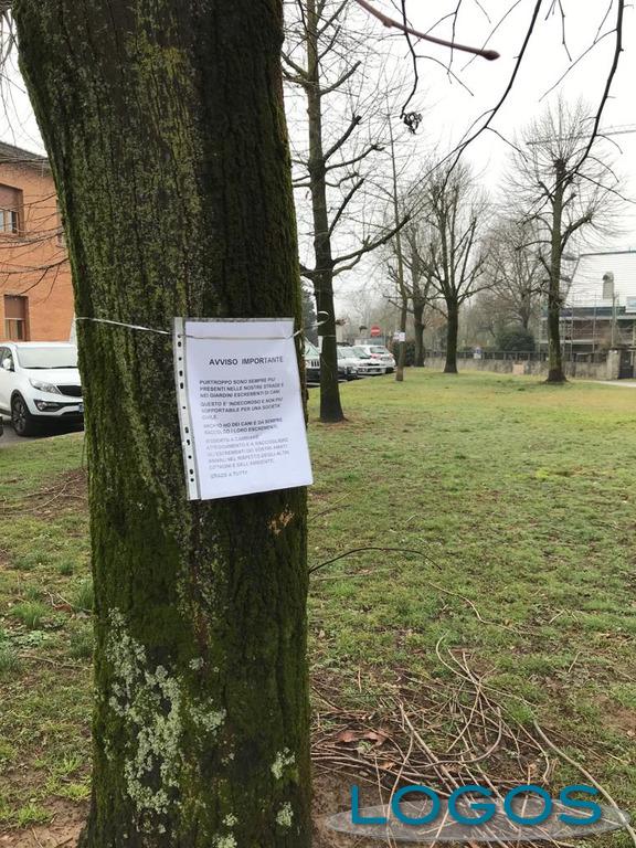 Turbigo - Uno dei cartelli nel parchetto di via Volta 