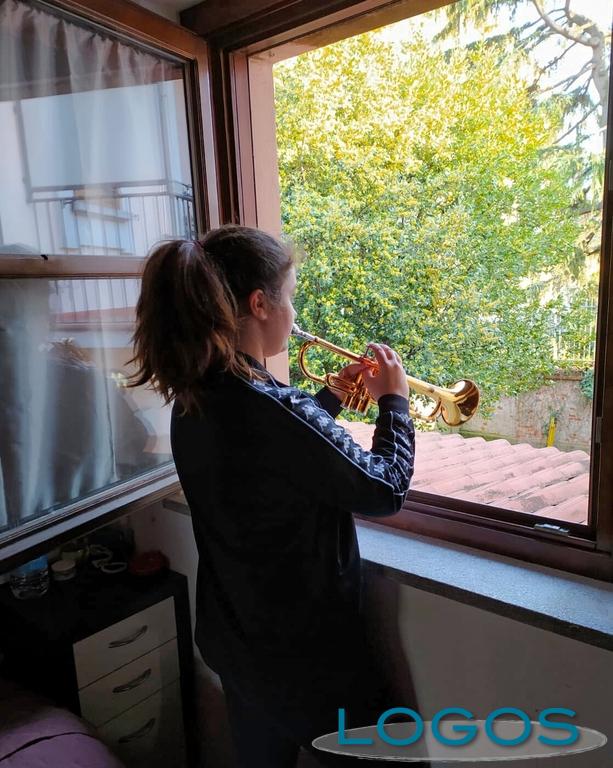 Scuola - Flash mob degli studenti 