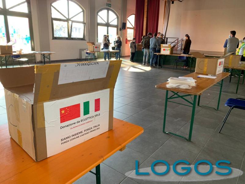 Castano - Si preparano le mascherine da distribuire (Foto Franco Gualdoni) Castano - Si preparano le mascherine da distribuire (Foto Franco Gualdoni)