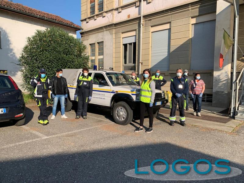 Castano Primo - Alcuni volontari con la Protezione Civile (Foto Franco Gualdoni)