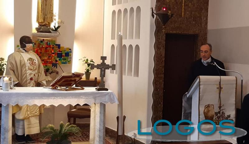 Cuggiono - L'assessore Gallera durante la celebrazione in ospedale 