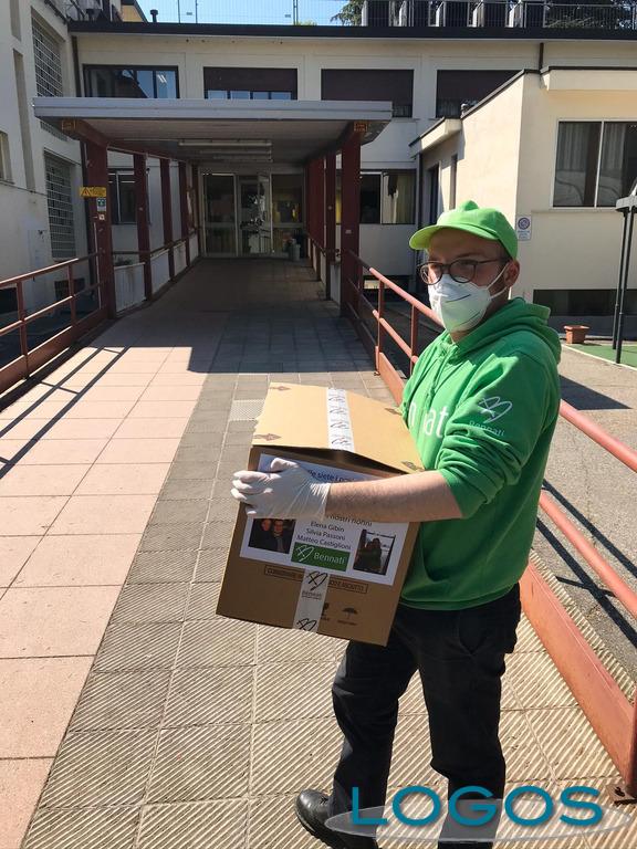 Abbiategrasso - Bennati consegna mascherine Abbiategrasso - Bennati consegna mascherine