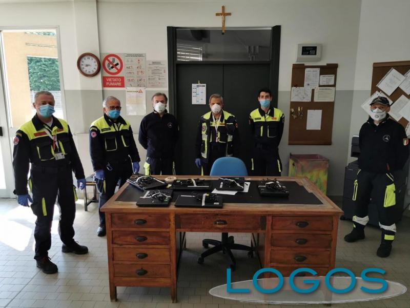 Castano Primo - La Protezione Civile con i PC per gli studenti 