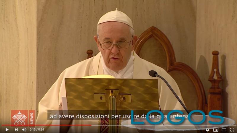 Sociale - Papa Francesco durante la Messa a Santa Marta, 28 aprile