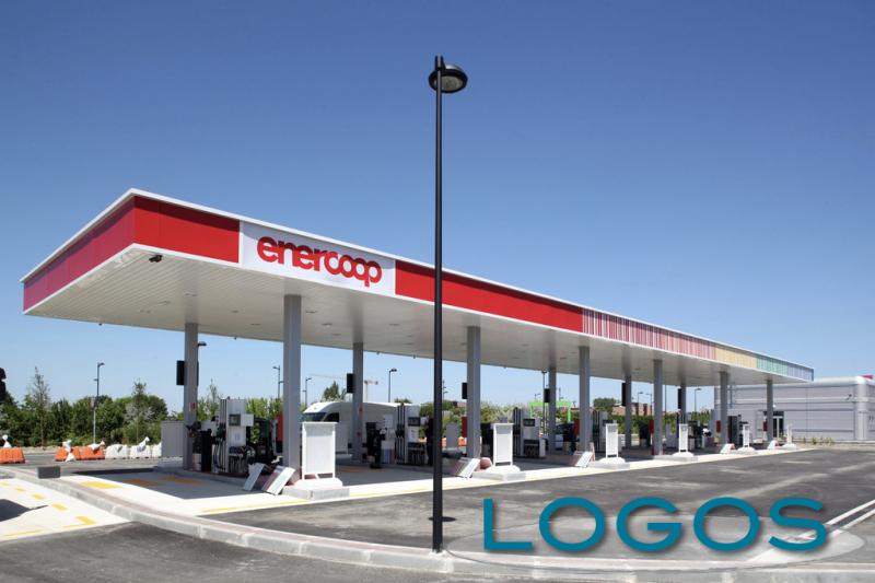 Generica - Distributore di benzina Coop Lombardia (foto internet)
