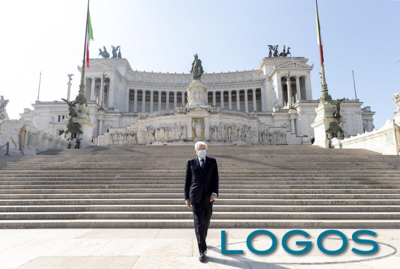 Roma - Mattarella al Milite Ignoto con la mascherina Roma - Mattarella al Milite Ignoto con la mascherina