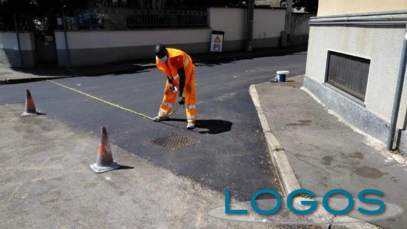 Magenta - Asfaltatura in via Diaz Magenta - Asfaltatura in via Diaz