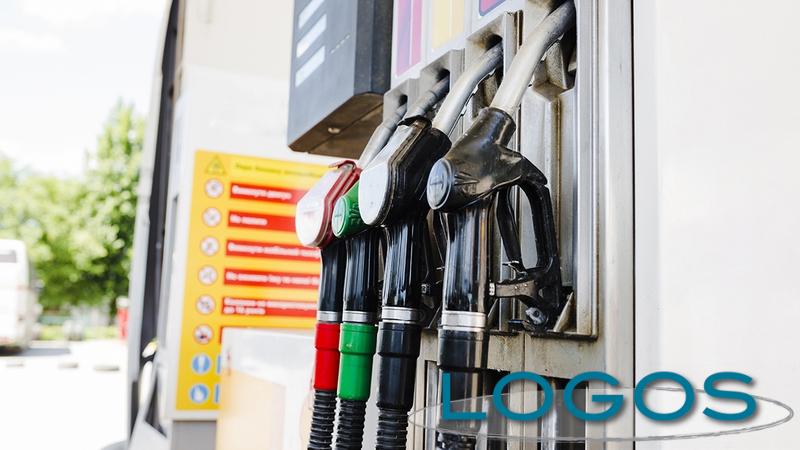 Attualità - Benzina (Foto internet) Attualità - Benzina (Foto internet)