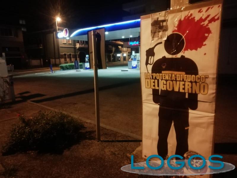 Territorio - CasaPound a fianco dei benzinai Territorio - CasaPound a fianco dei benzinai