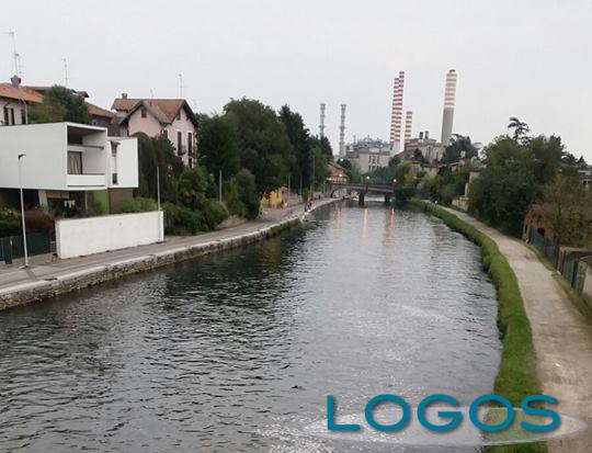 Turbigo - Schiume nel Naviglio (Foto d'archivio)