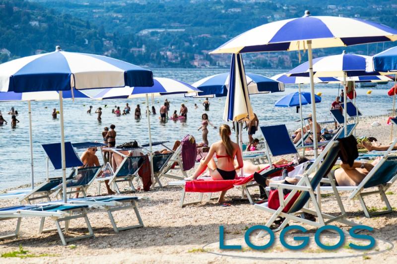 Territorio - Una spiaggia ad Angera (Foto Eliuz Photography)