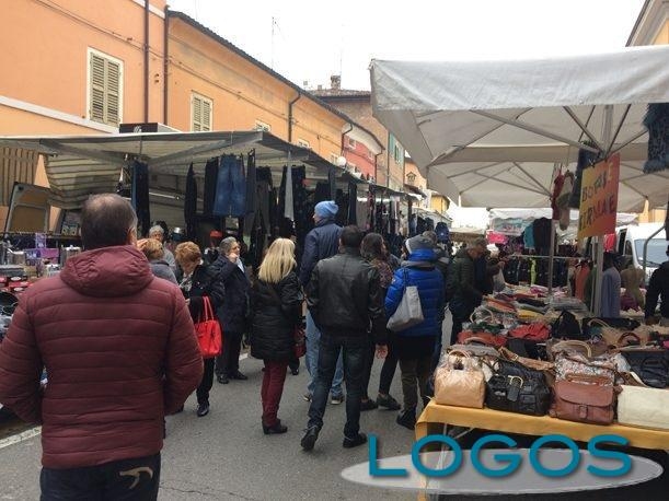 Territorio - Commercio (Foto d'archivio)