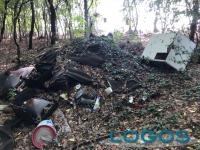 Territorio - Boschi... discariche 'a cielo aperto'.2