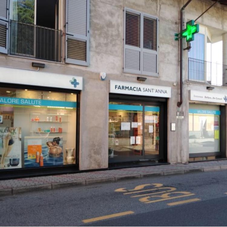 Castano - La farmacia 'Sant'Anna' 