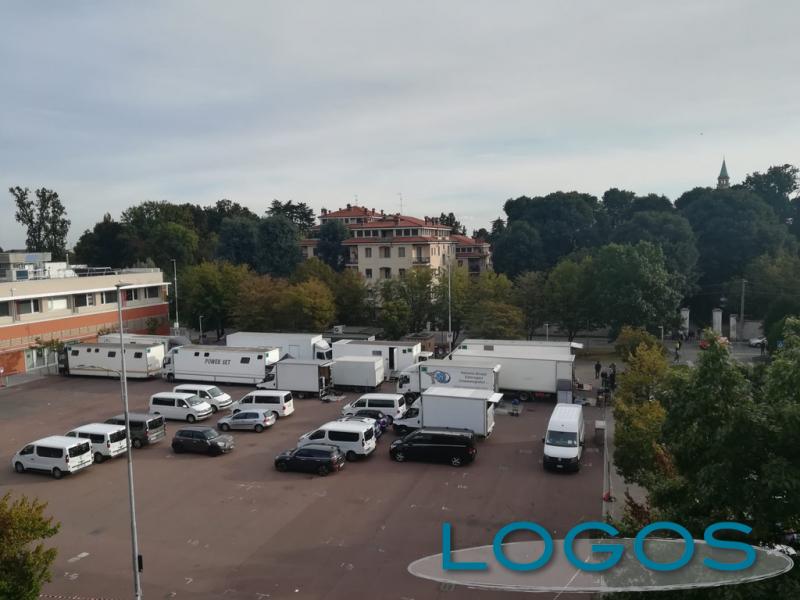 Corbetta - Team di Netflix a Villa Massari