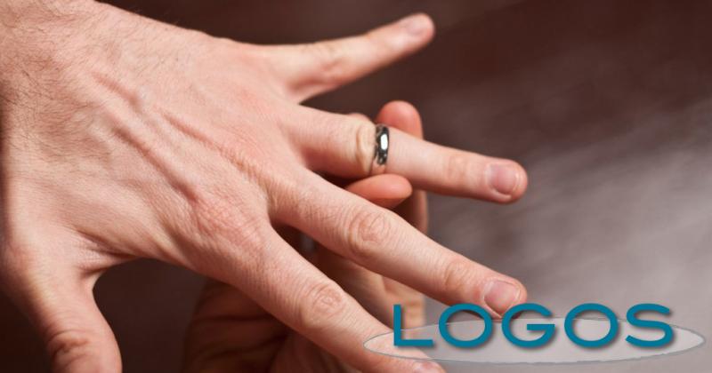 Cronaca - Anello incastrato (Foto internet) Cronaca - Anello incastrato (Foto internet)