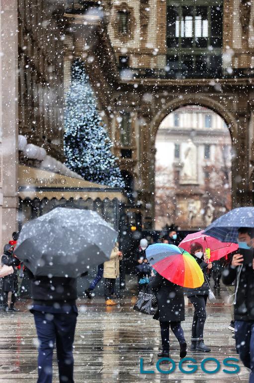 Milano - Neve verso Galleria Vittorio Emanule (foto di Andrea Cherchi)