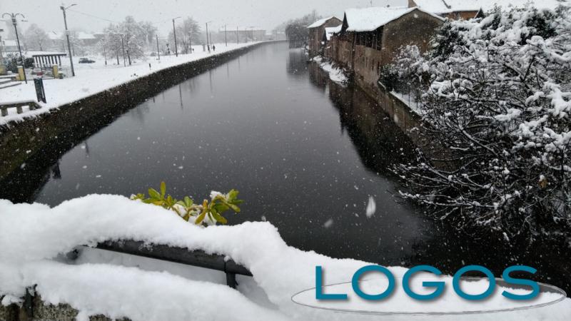 Bernate Ticino - Neve dal ponte sul Naviglio