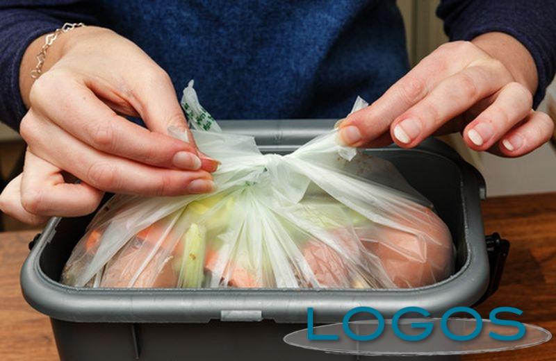 Ambiente - Sacchetti rifiuti (Foto internet)