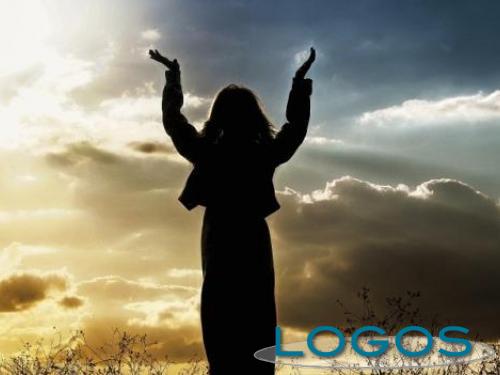 Sociale - Preghiera per i giovani (Foto internet) Sociale - Preghiera per i giovani (Foto internet)