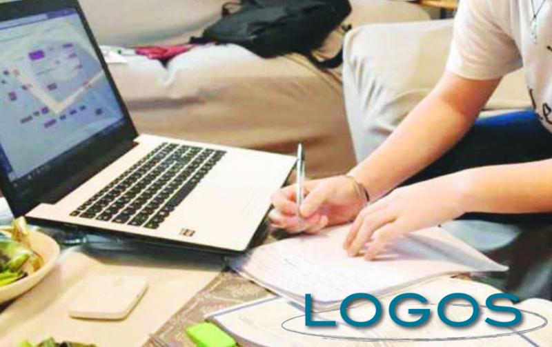 Scuole - Didattica a distanza (Foto internet) Scuole - Didattica a distanza (Foto internet)