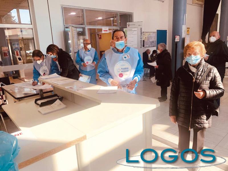 Cuggiono - Volontari dell'Azzurra Soccorso in Ospedale per i vaccini